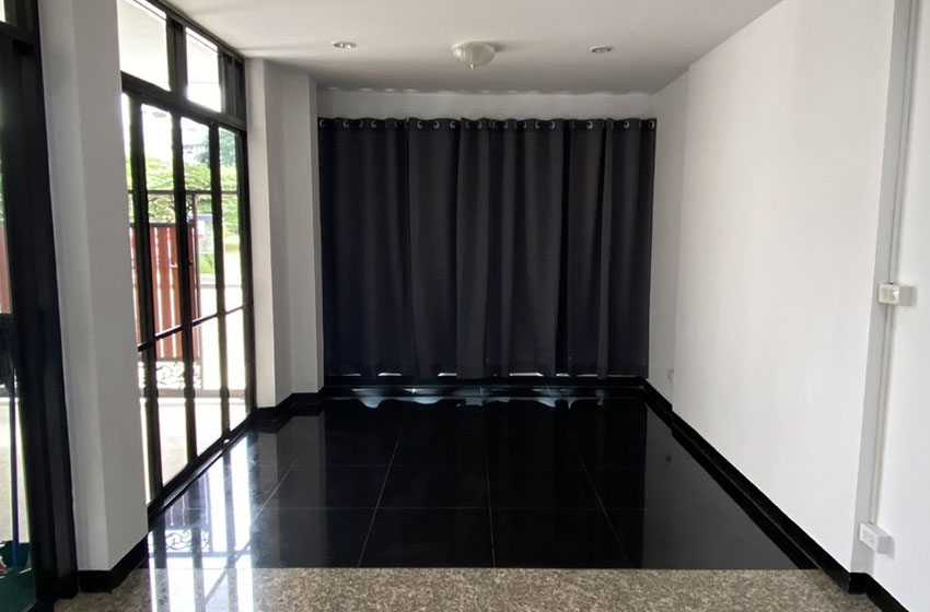 House with Shared Pool in Sukhumvit 